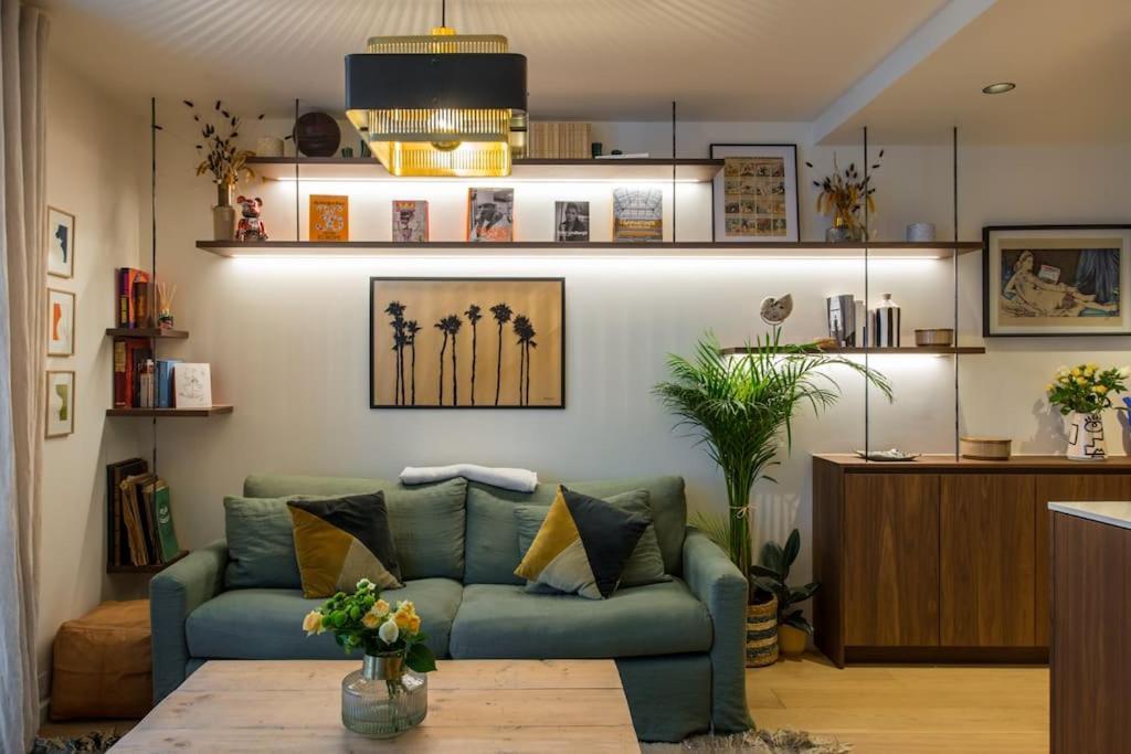 Magnifique 3 / 3 Bdr Appartement